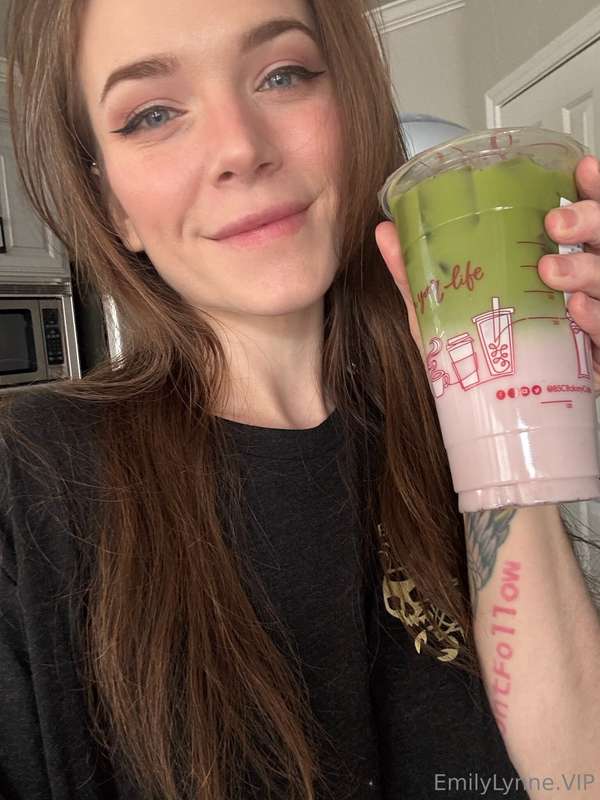 the strawberry matcha latte is soo frickin good, 10/10 would..