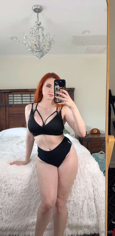 bringing back Titty Thursdays i guess (just DM me a 🍒)
