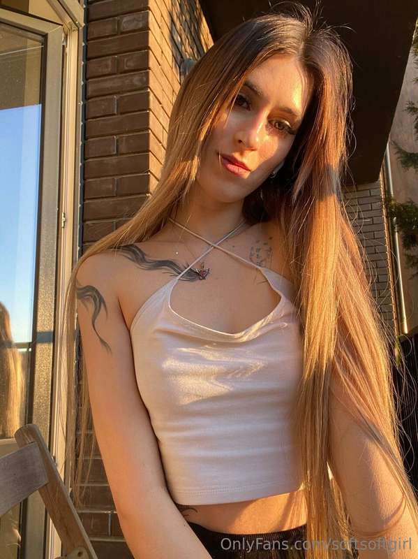 HOT AND SEXY BABE @rose.rude🔥🔞LOVES LATEX COSTUMES AND LOUD ..