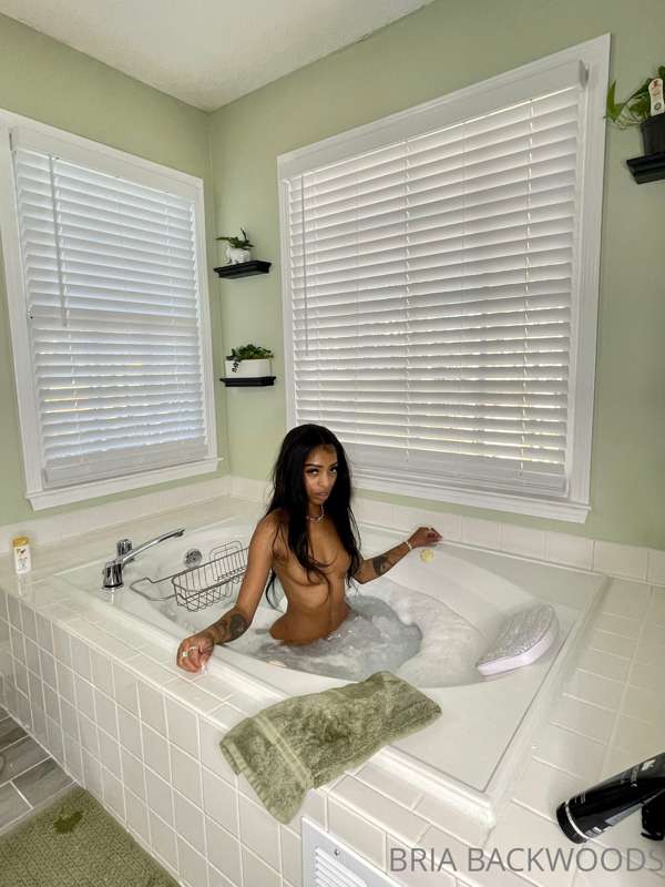 rub a dub dub 🛀🏽 photo set in my new bathroom. what do you t..