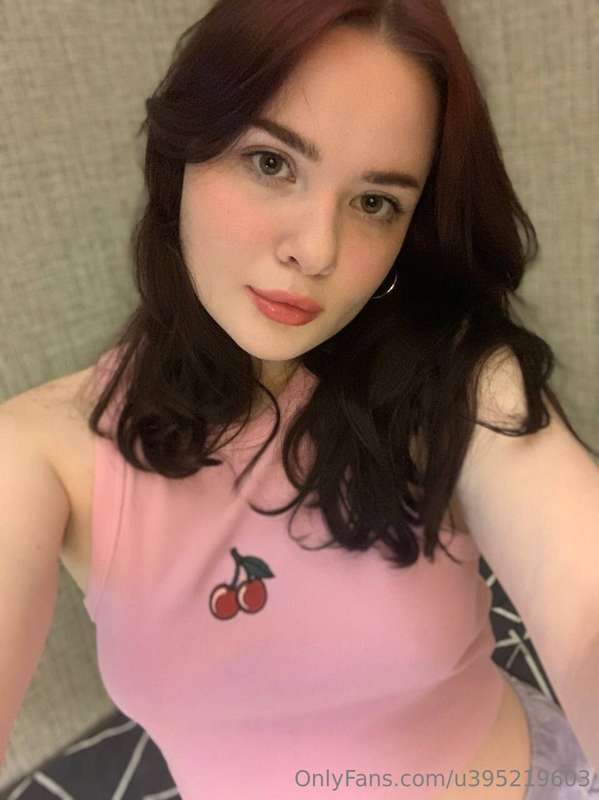just a nice selfie for a nice mood😜

are you horny or relaxe..