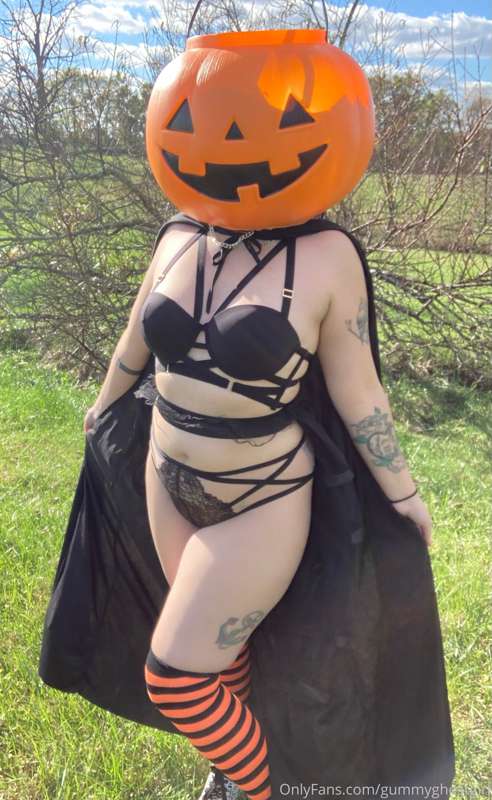 Happy Halloween to all of you! 🎃🧡 I hope you enjoyed my 31 d.. 26