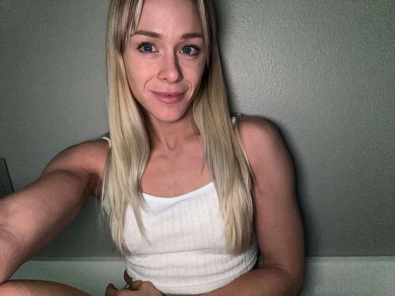 Doin’ horny girl things and I won’t be stopped 😈