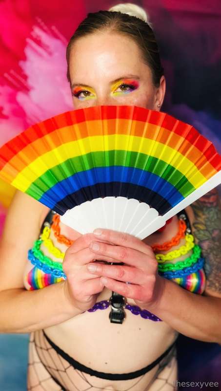 Today is the last day of Pride Month 🌈 so let’s send it out .. 4