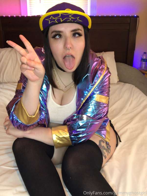Akali KDA cosplay!💜 25
