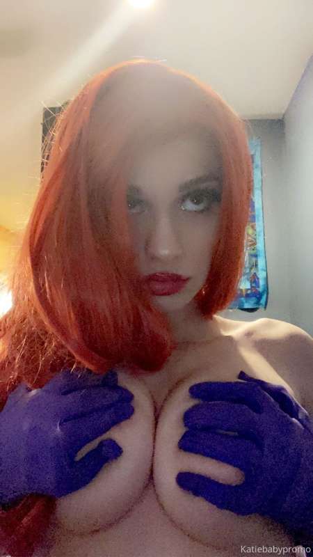 Jessica Rabbit X-Rated Cosplay 💋 I’m not bad, I’m just drawn..