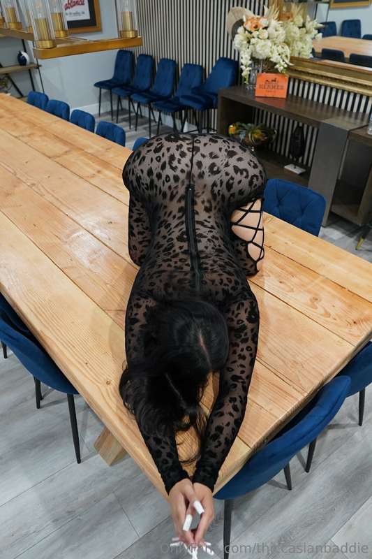 Body like an hour glass, how long do you think you could las..