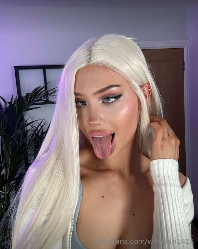 I love getting sloppy 💦 can I show you?
