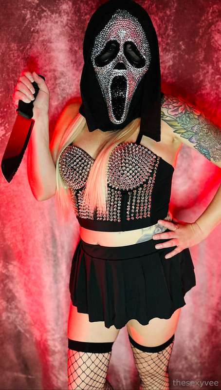 **Happy Halloween! I want to make you scream!** 🖤🎃