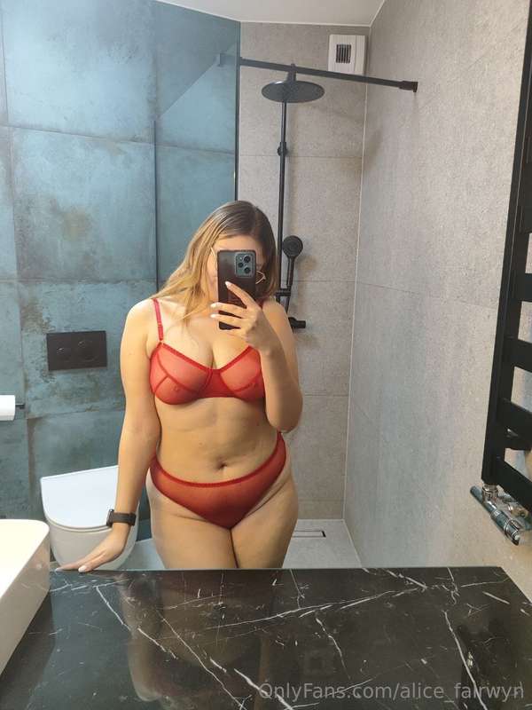 Alice_Fairwyn - Onlyfans - 29 Apr, 2025