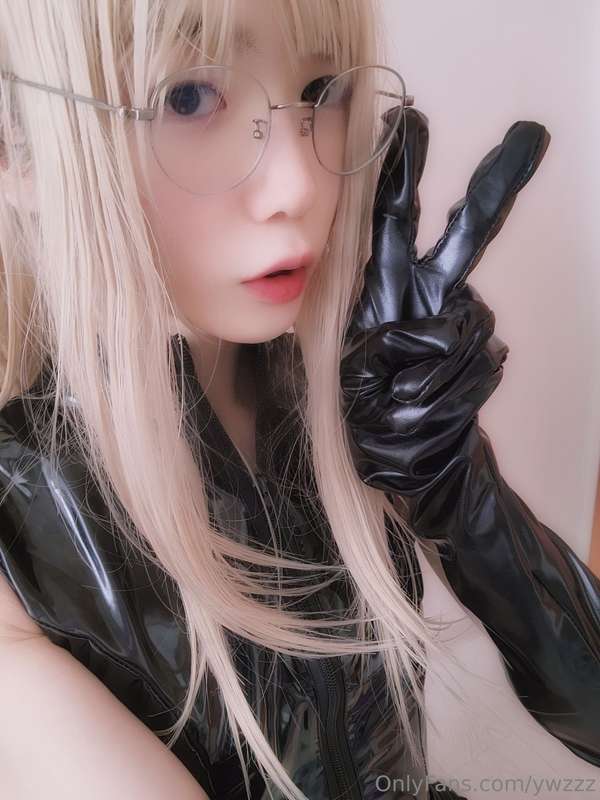 sweat a lot when I wear latex clothes 2