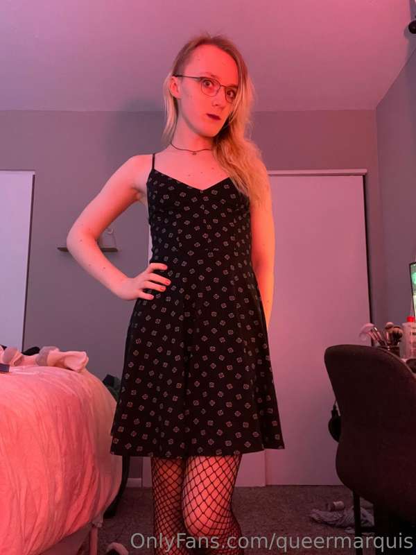 Shortly after taking these pics I made a girl cum so hard th.. 2