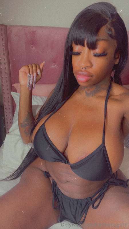 JOIN MY LIVE TN 10 PM EST 🌸💗