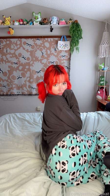 Prettykkittykat - Fansly - 15 Jan, 2025 4