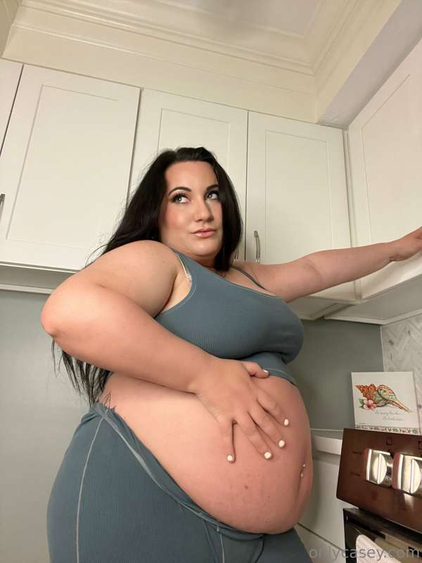 Meeet me in the kitchen 😏😏😏