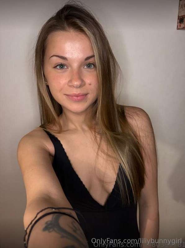 🔥 𝐅𝐑𝐄𝐄𝐄 𝐒𝐔𝐁𝐒𝐂𝐑𝐈𝐏𝐓𝐈𝐎𝐍 🔥 @helen.rey 🔥 @helen.rey loves cocks o..