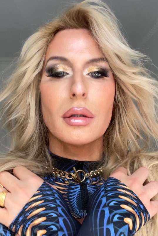 "I tried doing the SZLUTTIEST and most GLAMOROUS look. Who do.." by