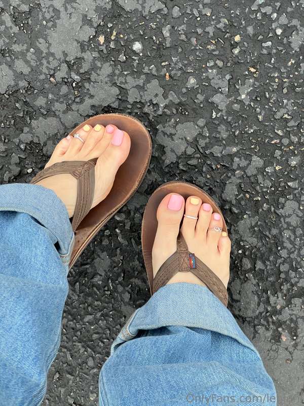 Some pics from last week 🩷 I’m ready for a new pedi. I’ve le.. 15