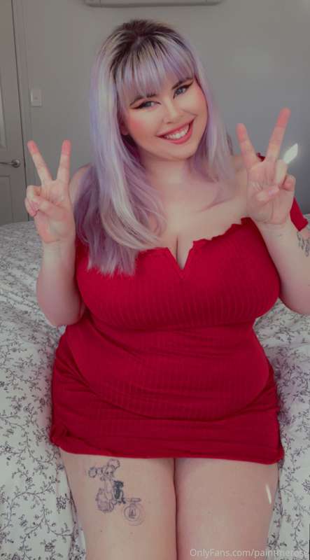 I don’t know what it is but I’ve been obsessed with red late.. 4