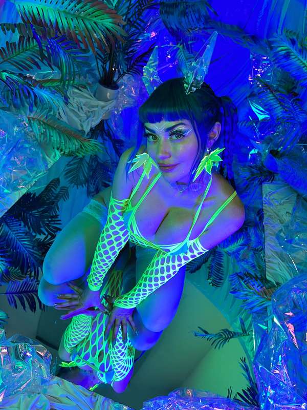 💚Neon Dreams💙Thank you to everyone who tipped to support thi..