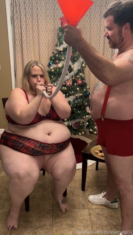 Bringing in the holidays in style with milk, cookies, and a .. 2