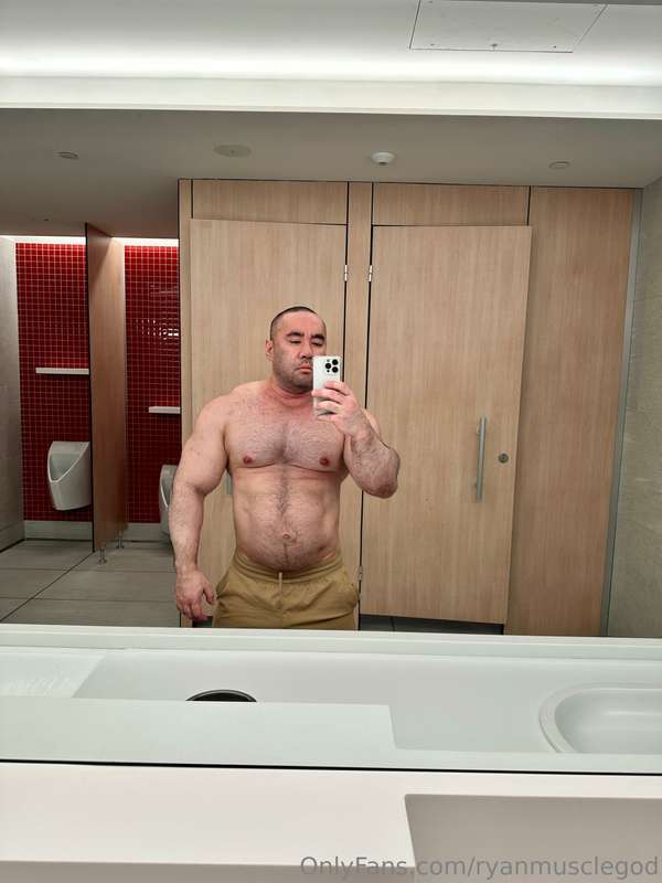 Ryanmusclegod - Onlyfans - 23 Oct, 2024