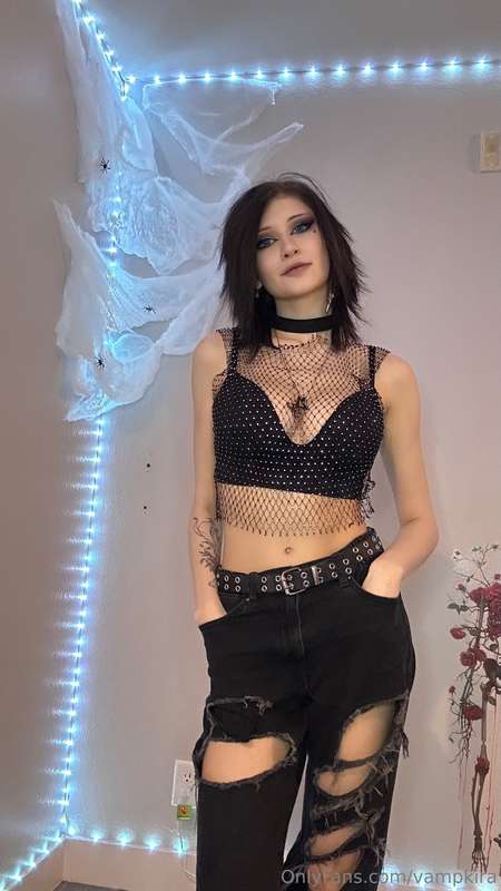 What's the first thing you'd take off me?💦 3