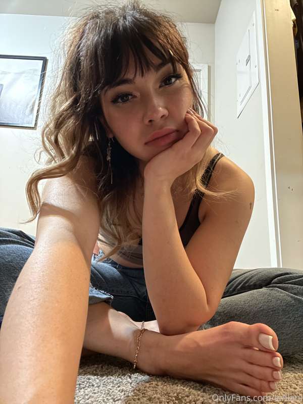 Hello 💕 I want a massage 12