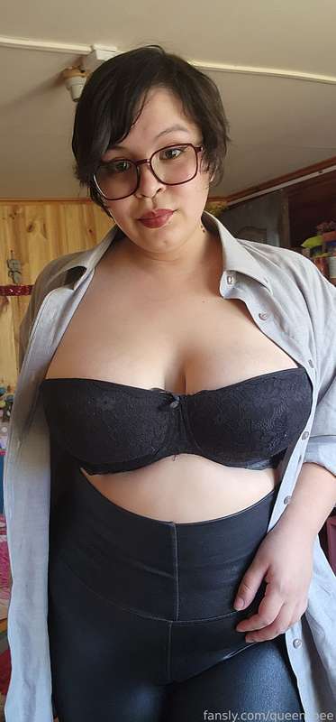 Queen_Bee - Fansly - 22 Mar, 2023 2