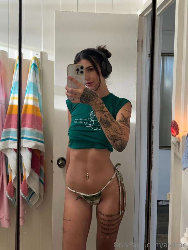 Confidence is sexy, and I'm owning it ❤️ 1