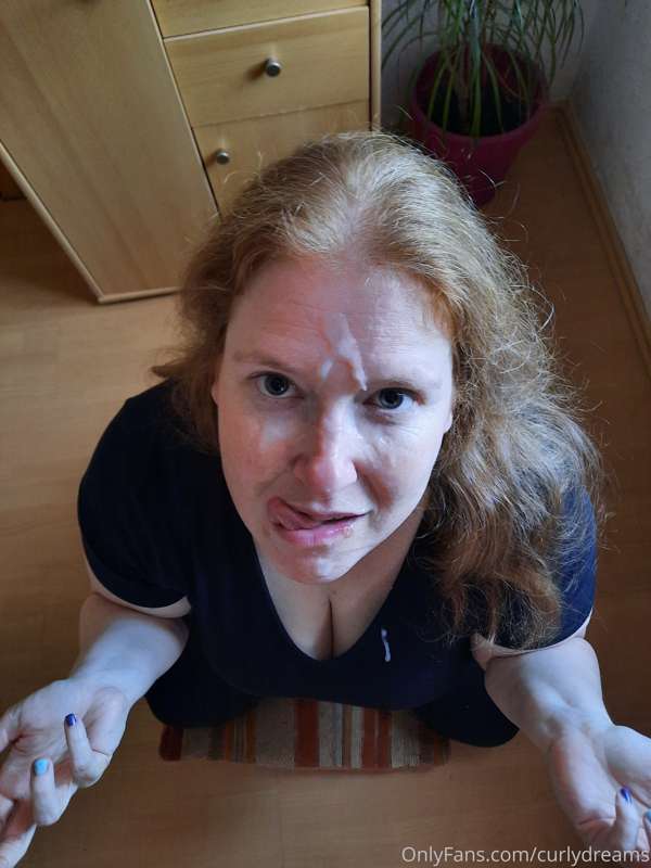 Spermaface
Ich liebe Sperma :) am liebsten habe ich es im Ge.. 6