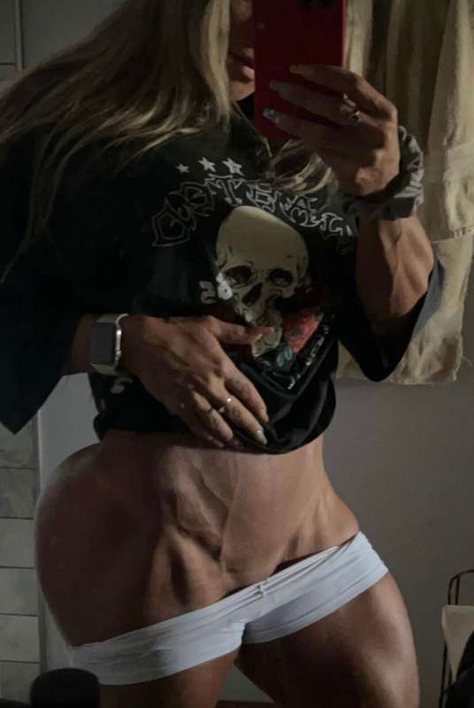 Hard and shreddddded..😈 wanna taste? 😏💦