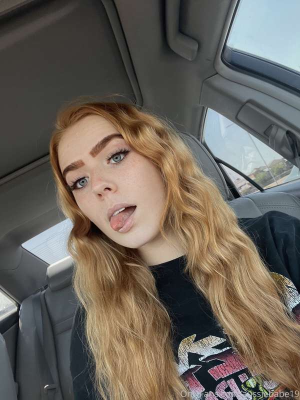 since i don’t show off my face too often here’s a selfie for..