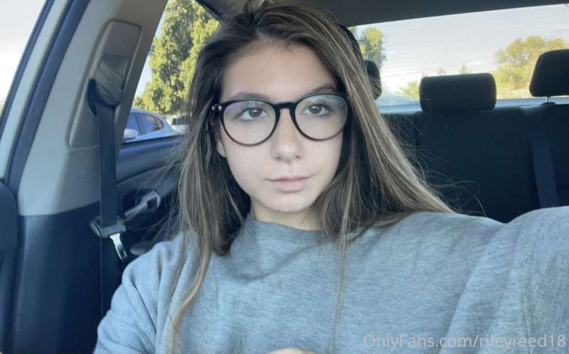 would u be down to watch my high school sex tapes?? Tip me $..