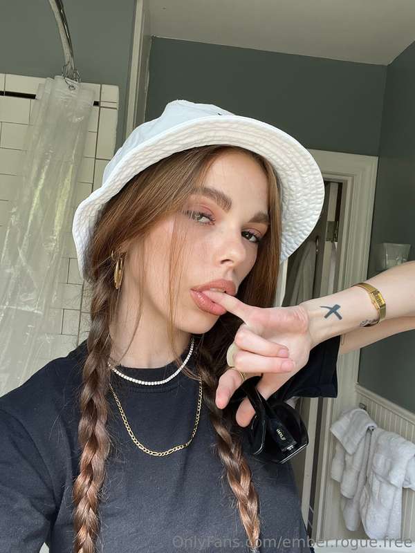 🤍 3