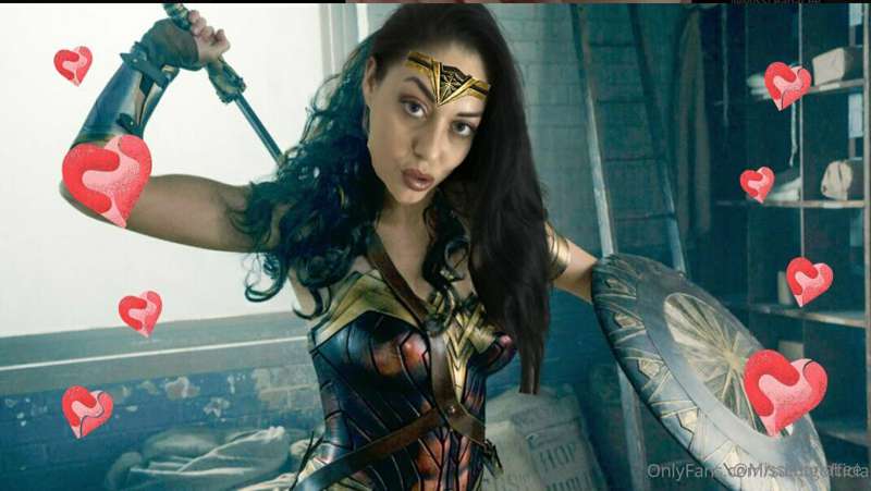 I may do cosplay now! Lol. 
Thanks Justin for my hawt fan ar.. 1