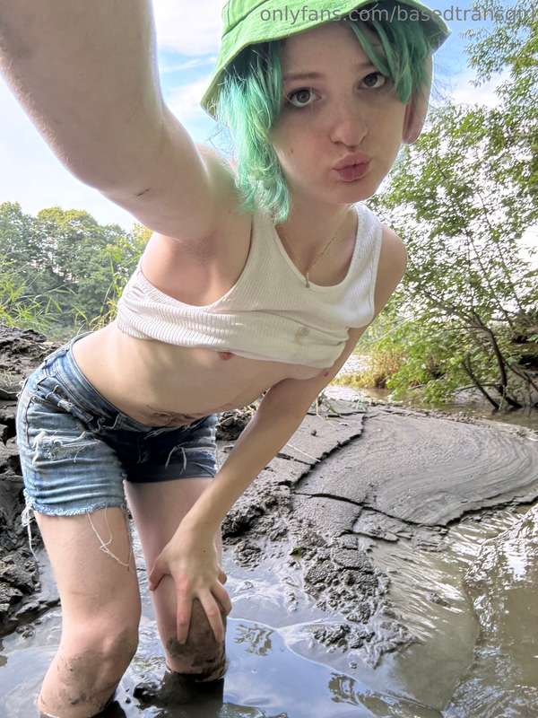 oh no im stuck in the mud! you wanna play dirty? (swipe) 1