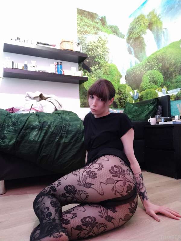 Hey everyone :)

New pictures for you all today. 
Decided to.. 12