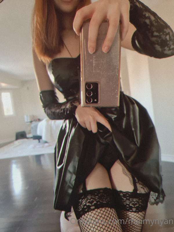Getting ready for our date ❤ 1