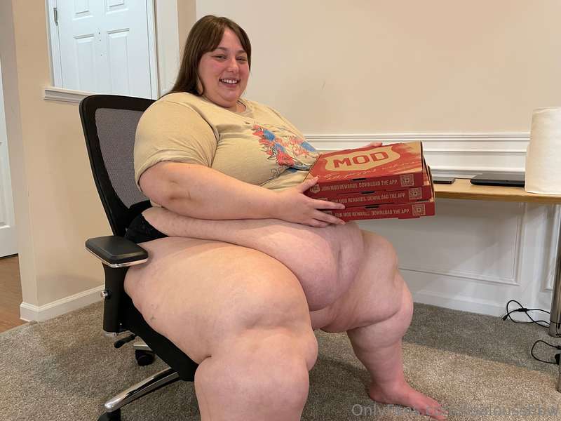 I LOVED showing off my big huge appetite by crushing these t.. 31