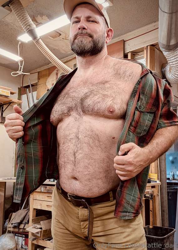 Made it to the shop this morning and I’m already so horny. T.. 1