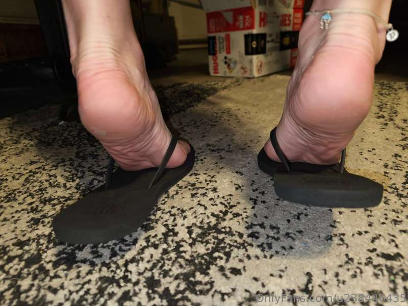 I want to thank my fan for buying me these amazing sandals! .. 2