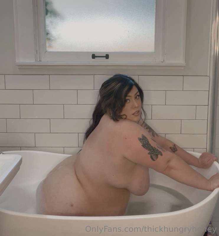 My tub is big but so am I…Don’t you think I should work on o.. 1