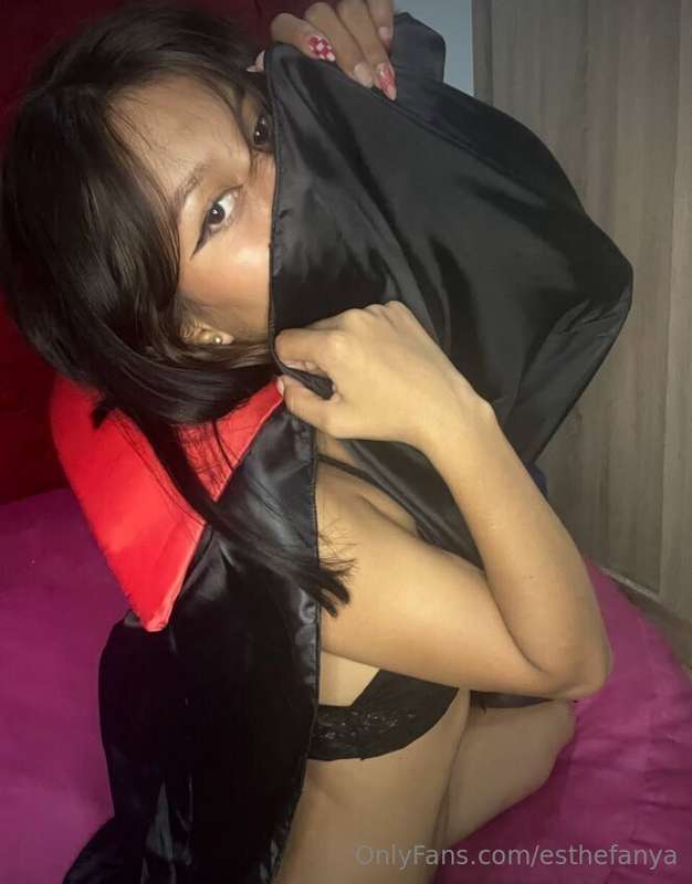 Shall you let this vampire in to suck you? 🧛🏻‍♀️🦇(and I don'..