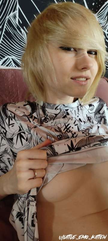 Little_Emo_Kitten - Fansly - 04 Oct, 2021 10