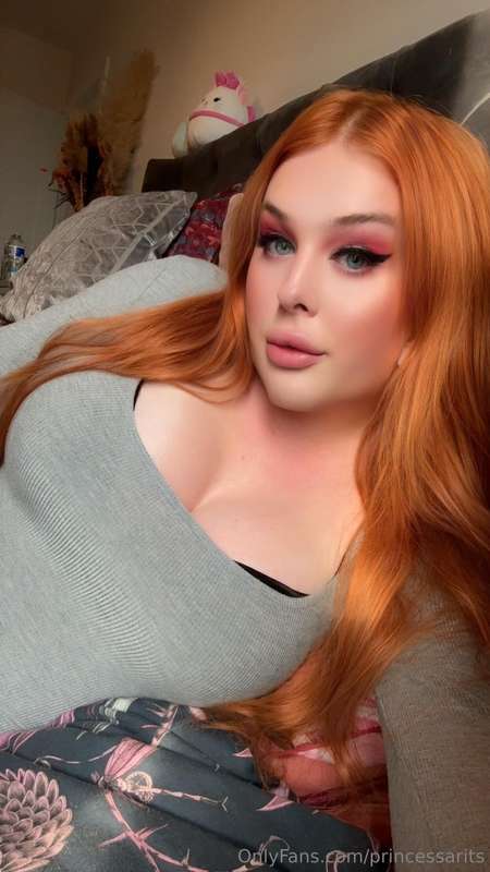 Fuck some cum all over my tits babe  8