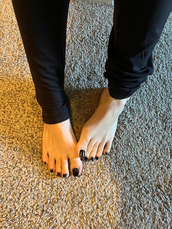Good morning!!! I think I’m back 😍 I miss showing off my fee.. 3