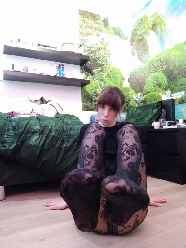 Hey everyone :)

New pictures for you all today. 
Decided to.. 17