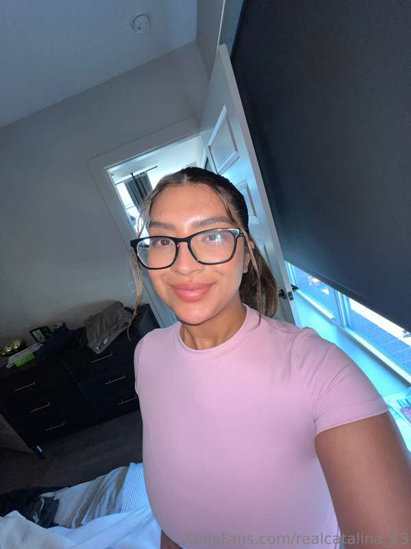 Help me choose my gym outfit! I’m Going to see my personal t.. 3