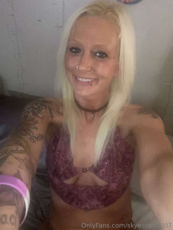 I’m ME laid back fun sexy and chill. Everyone who’s met me k.. 27